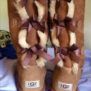 Ugg boots Tall Bailey bows size 9